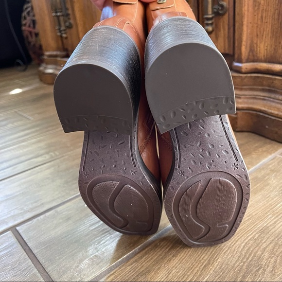 NWOT Franco Sarto Hard Finished Leather Boots 2in heels, side zip, brown - Picture 6 of 14